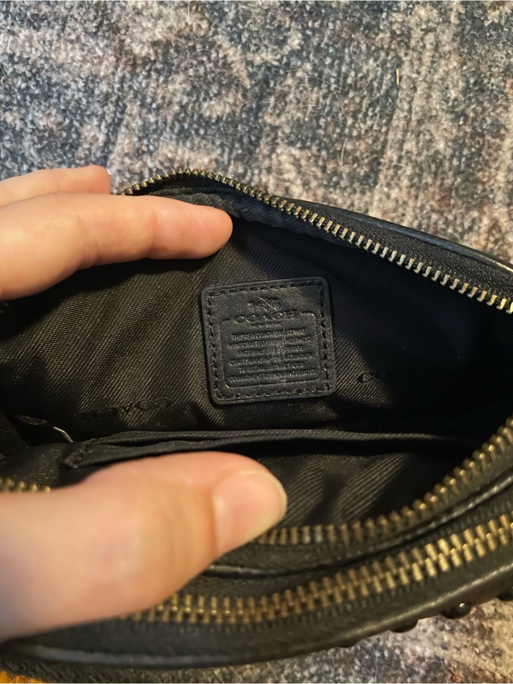 Coach laquer rivets small leather crossbody bag double zip, black pebble leather - Picture 3 of 6